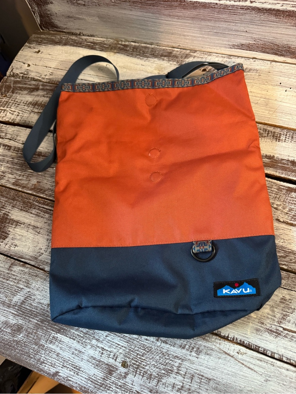 Kavu Two-Tone Crossbody Messenger Bag in Brown and Navy - Picture 3 of 8